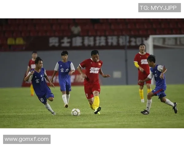 四川足球明星联赛盛况空前球迷热情高涨共同见证足球魅力与激情 四川足球明星联赛盛况空前球迷热情高涨共同见证足球魅力与激情