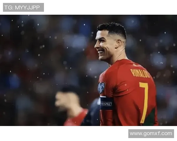 足球明星C罗帅气照片集锦展现他的风采与魅力让人惊叹不已